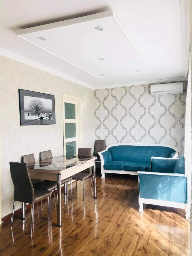 Apartment Near The Sea Батумі Екстер'єр фото