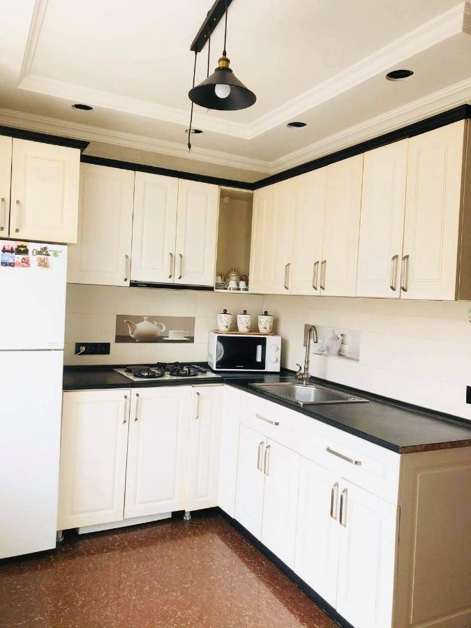 Apartment Near The Sea Батумі Екстер'єр фото