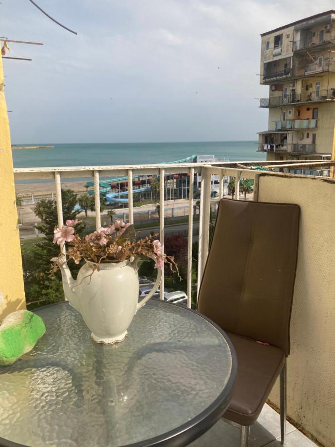 Apartment Near The Sea Батумі Екстер'єр фото